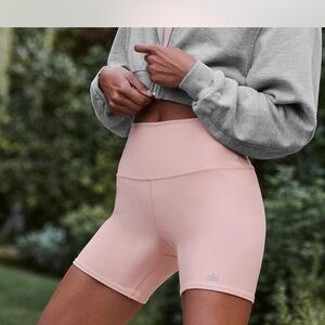 ALO Yoga Women's Blush Pink SET